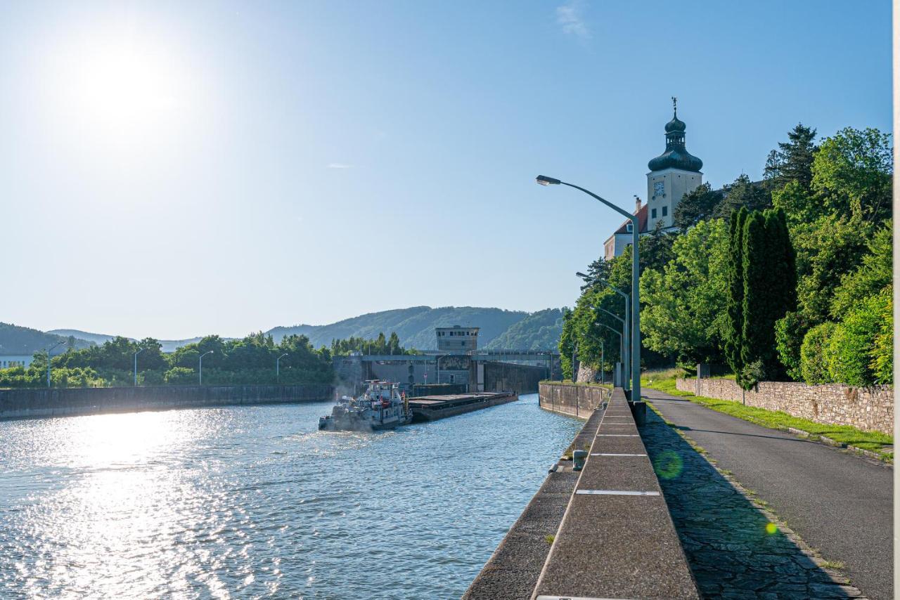 Kaiserliches Wohnen Im Alten K&K Postamt Eg Appartamento Persenbeug Esterno foto